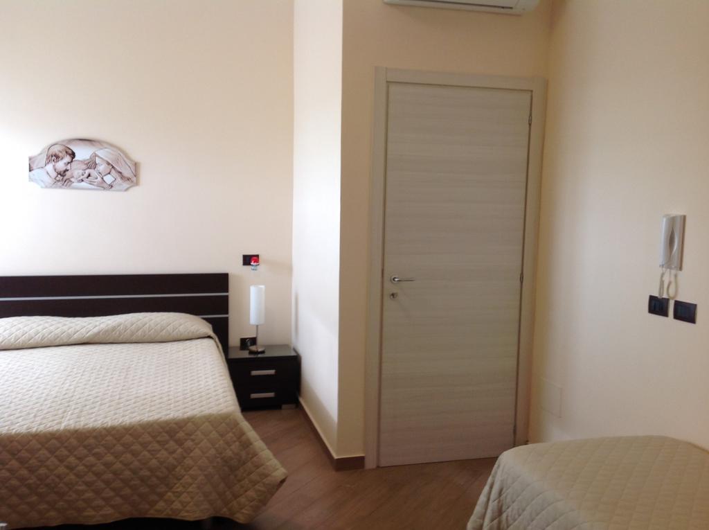 Costa Del Sol Acomodação com café da manhã Porto Empedocle Quarto foto